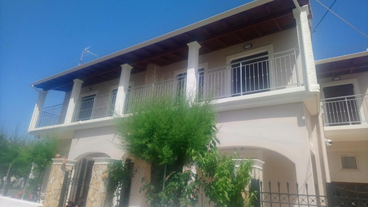 Mary'S Apartments Close To The Sea Agios Georgios  Exterior foto